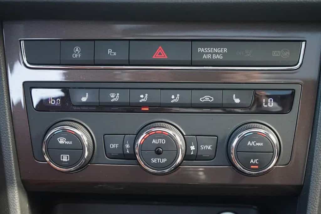 Seat Ateca 1.4 Xcellence LED 360° Panorama AHK 03/2017-photo-17