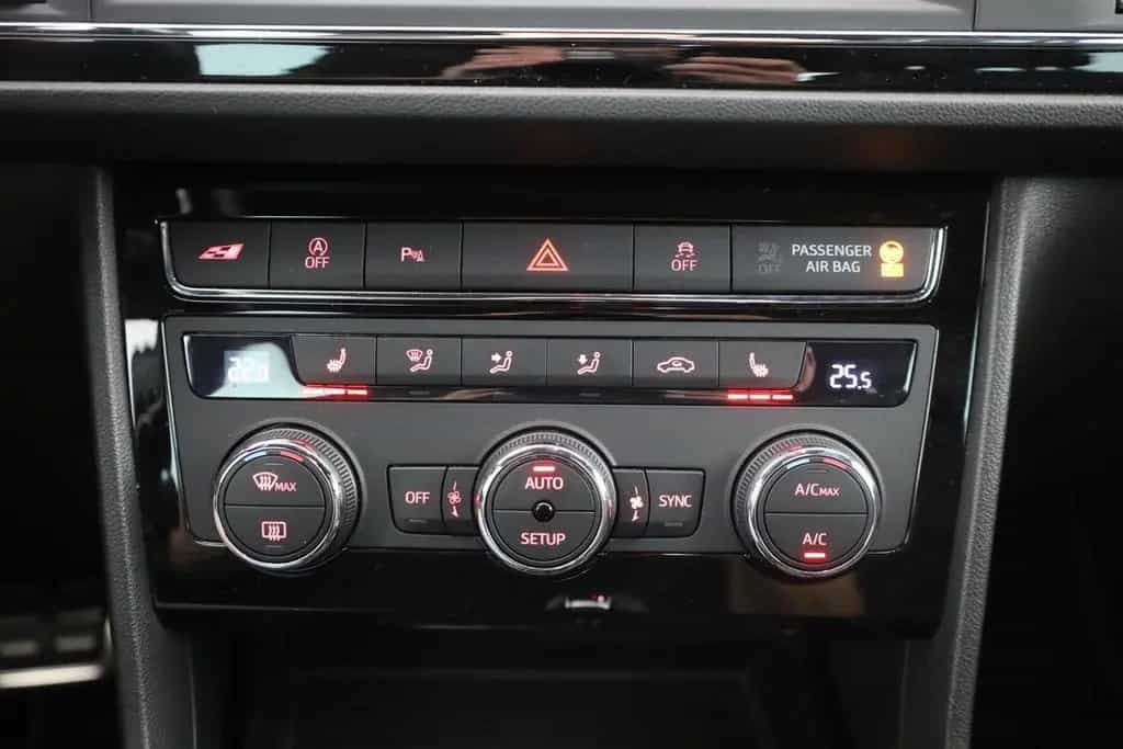 Seat Leon ST 2.0 TSI DSG Cupra 300 4Drive LED Navi 03/2018-photo-11