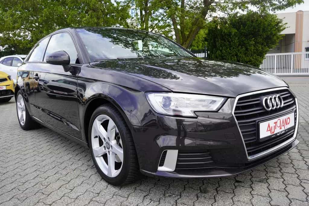 Audi A3 1.5 TSI S tronic sport NAVI SHZ AAC PDC Xenon 07/2017-photo-1