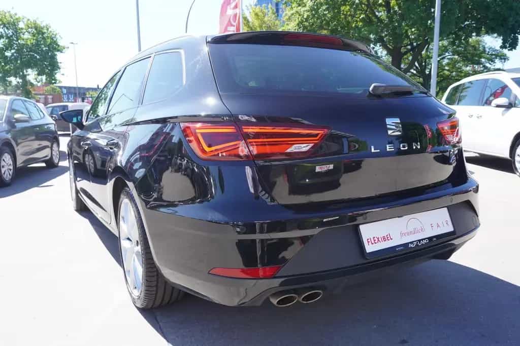 Seat Leon ST 1.5 FR DSG LED Navi Schiebedach Kamera 06/2019-photo-3