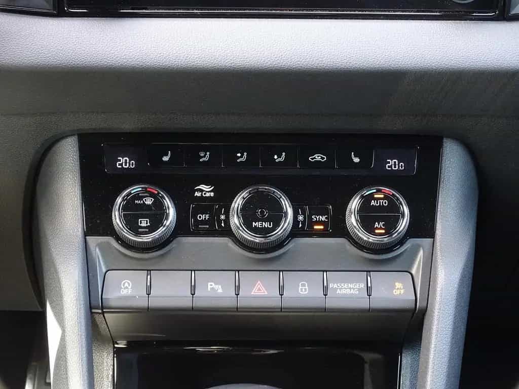 Skoda Karoq 2.0 Sportline 4x4 LED ACC DCC Kamera AHK 11/2020-photo-15