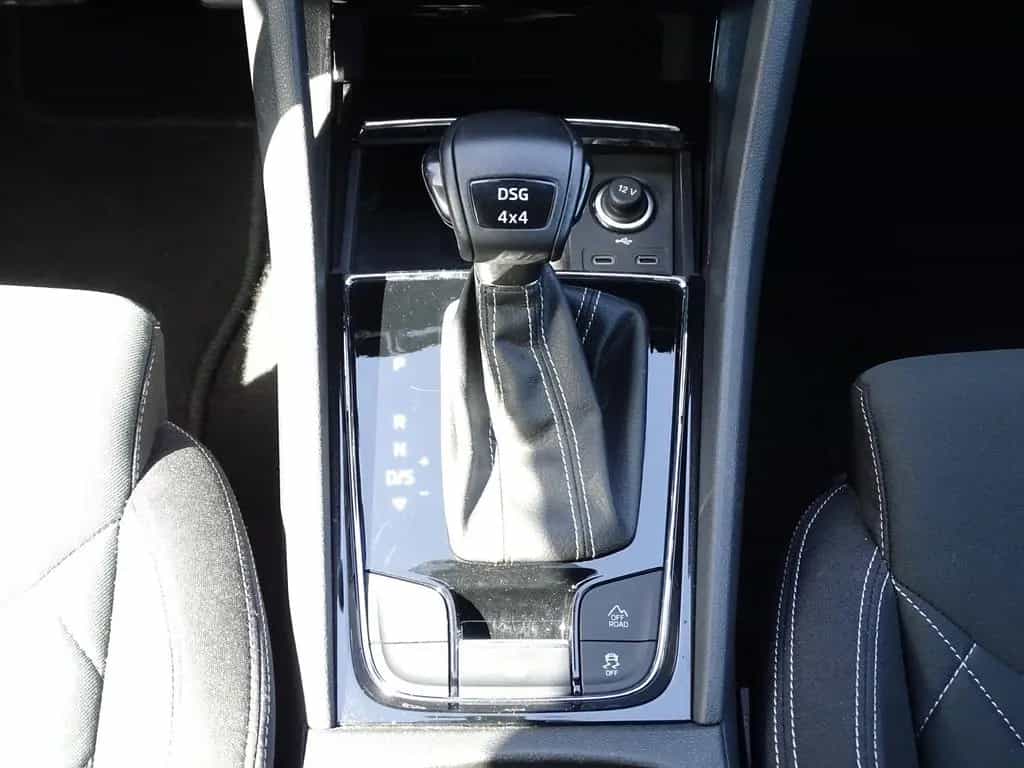 Skoda Karoq 2.0 Sportline 4x4 LED ACC DCC Kamera AHK 11/2020-photo-16