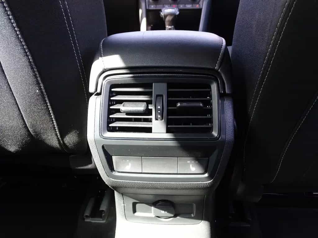 Skoda Karoq 2.0 Sportline 4x4 LED ACC DCC Kamera AHK 11/2020-photo-17