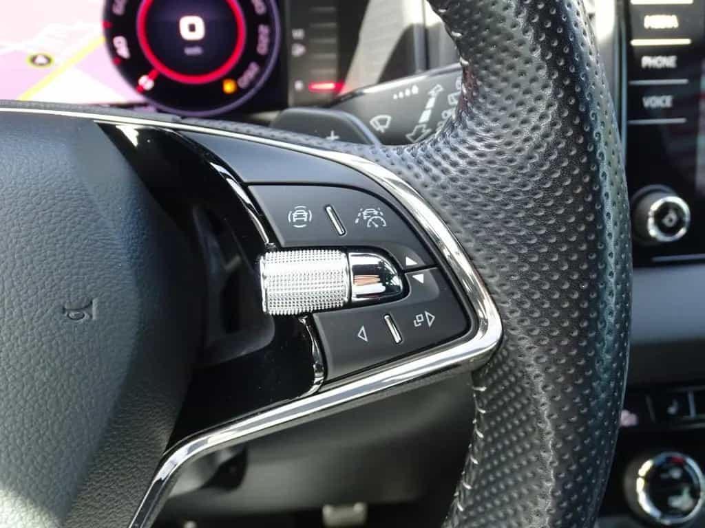 Skoda Karoq 2.0 Sportline 4x4 LED ACC DCC Kamera AHK 11/2020-photo-20