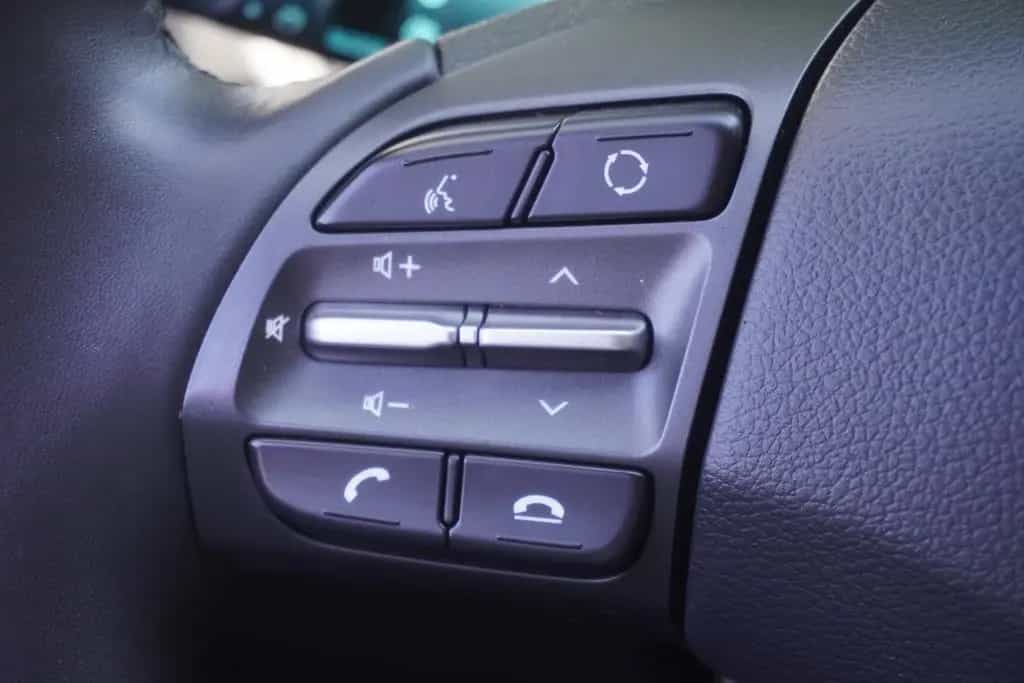 Hyundai KONA 1.0 T-GDI Trend LED Kamera AHK SHZ 05/2018-photo-13