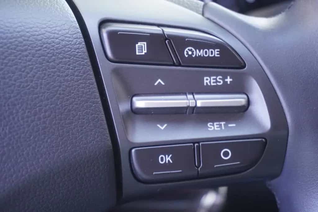 Hyundai KONA 1.0 T-GDI Trend LED Kamera AHK SHZ 05/2018-photo-14