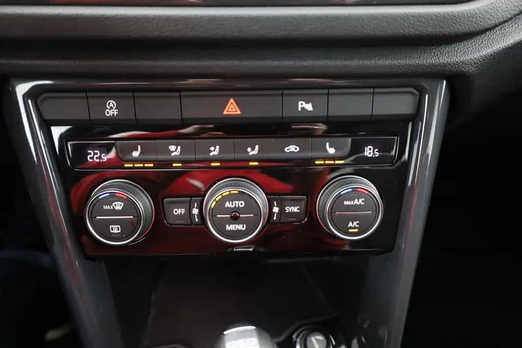 Volkswagen T-Roc 2.0 TSI DSG Sport 4Motion LED Navi ACC 03/2018-photo-11