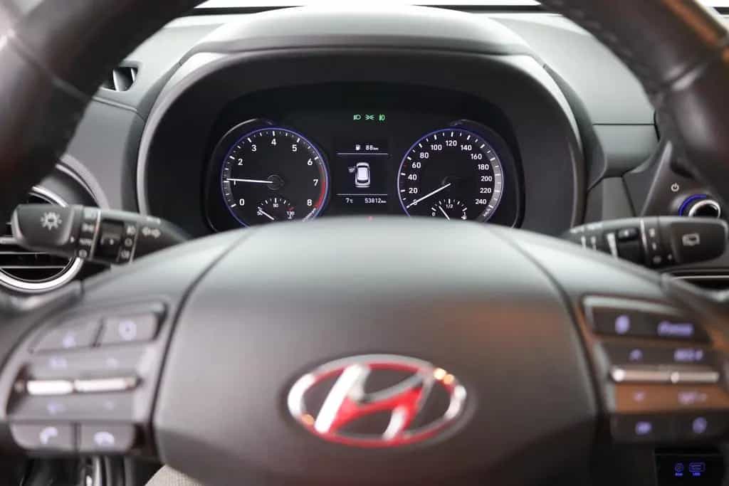 Hyundai KONA 1.0 T-GDI Kamera Android Apple Sitzheizung 01/2019-photo-18