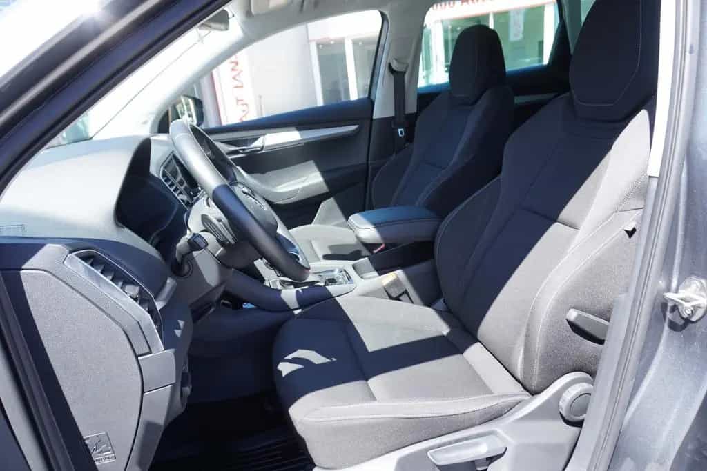 Skoda Karoq 1.5 TSI DSG LED Kamera Sitzheizung 06/2024-photo-11