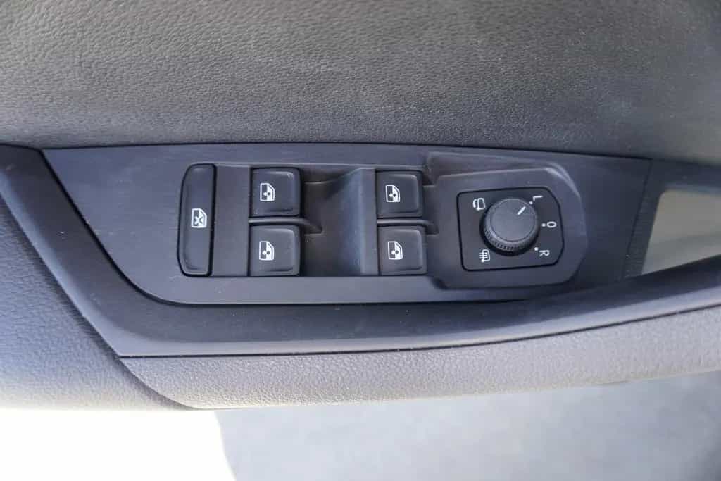 Skoda Karoq 1.5 TSI DSG LED Kamera Sitzheizung 06/2024-photo-15
