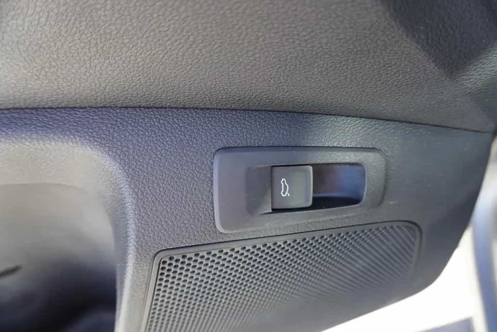 Skoda Karoq 1.5 TSI DSG LED Kamera Sitzheizung 06/2024-photo-16