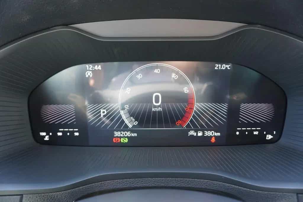 Skoda Karoq 1.5 TSI DSG LED Kamera Sitzheizung 06/2024-photo-22