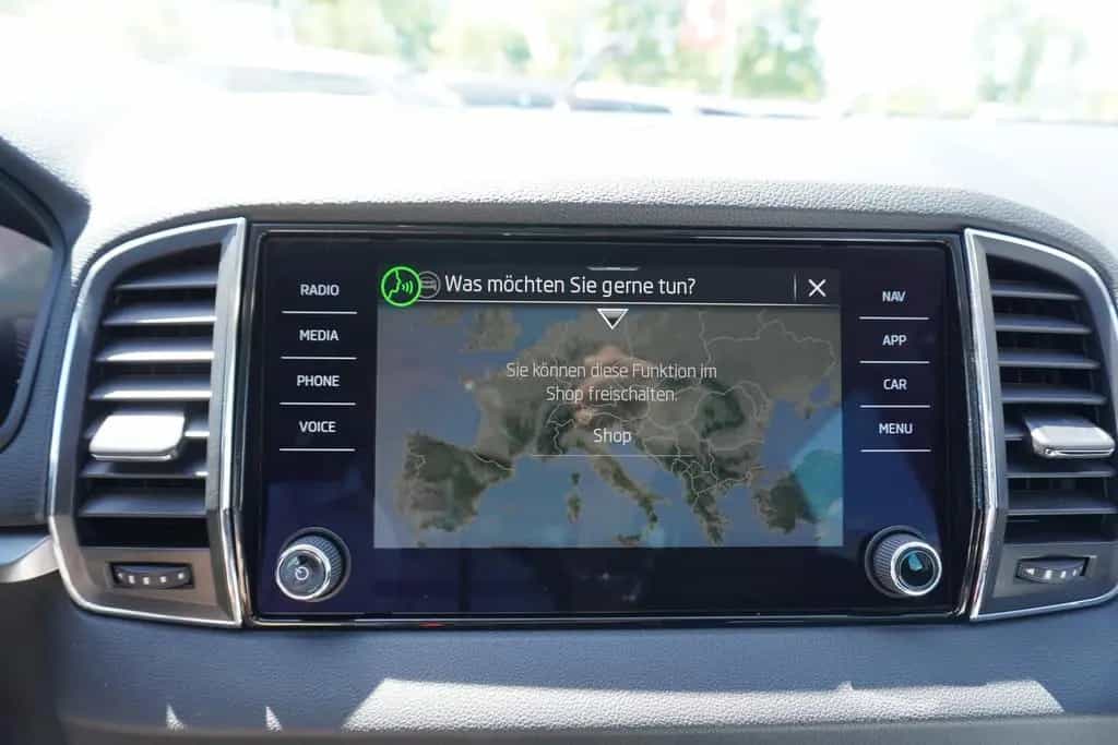 Skoda Karoq 1.5 TSI DSG LED Kamera Sitzheizung 06/2024-photo-29