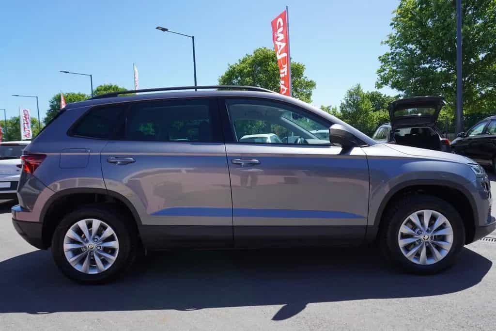 Skoda Karoq 1.5 TSI DSG LED Kamera Sitzheizung 06/2024-photo-3