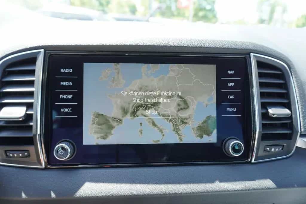 Skoda Karoq 1.5 TSI DSG LED Kamera Sitzheizung 06/2024-photo-30