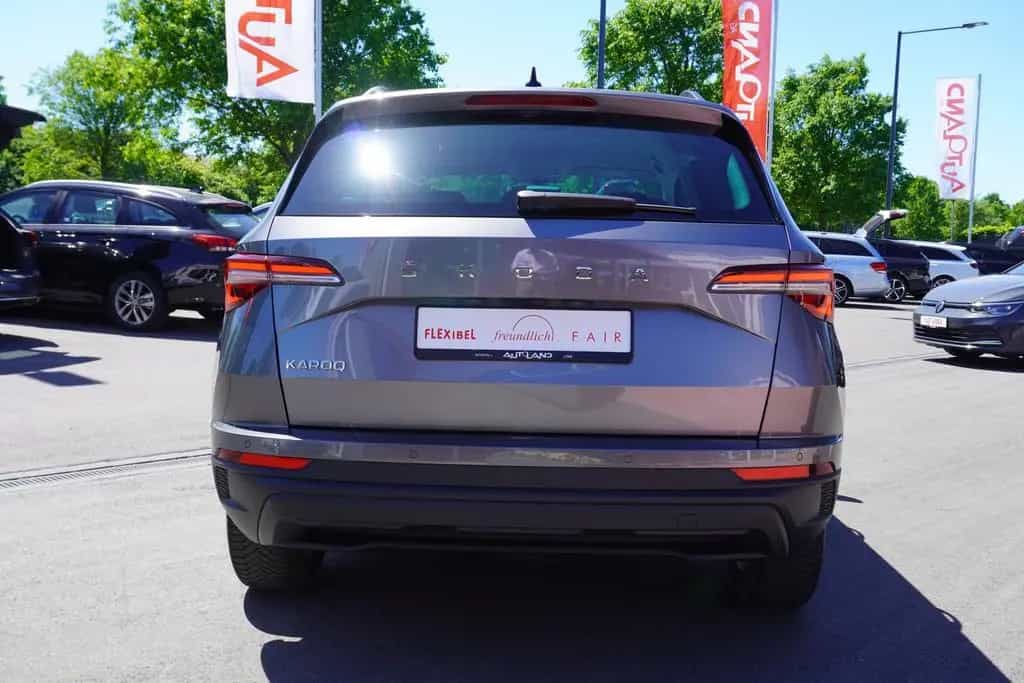 Skoda Karoq 1.5 TSI DSG LED Kamera Sitzheizung 06/2024-photo-5