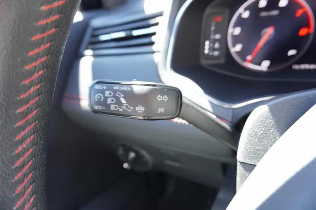 Seat Ibiza 1.0 TSI FR LED Navi Digitales Cockpit DAB 08/2020-photo-16