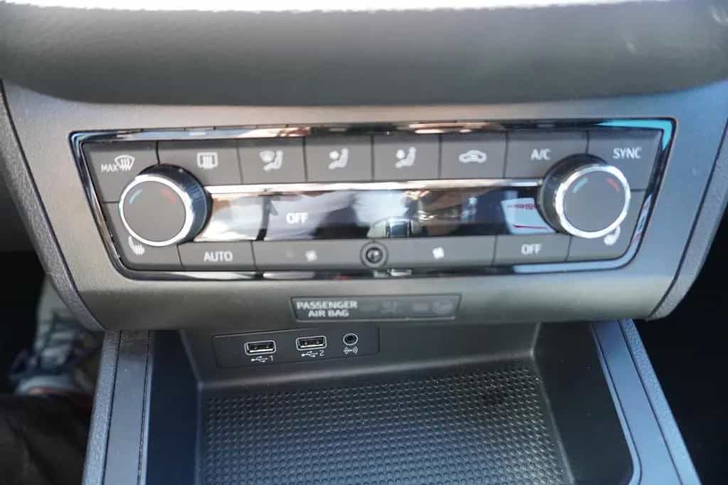 Seat Ibiza 1.0 TSI FR LED Navi Digitales Cockpit DAB 08/2020-photo-28