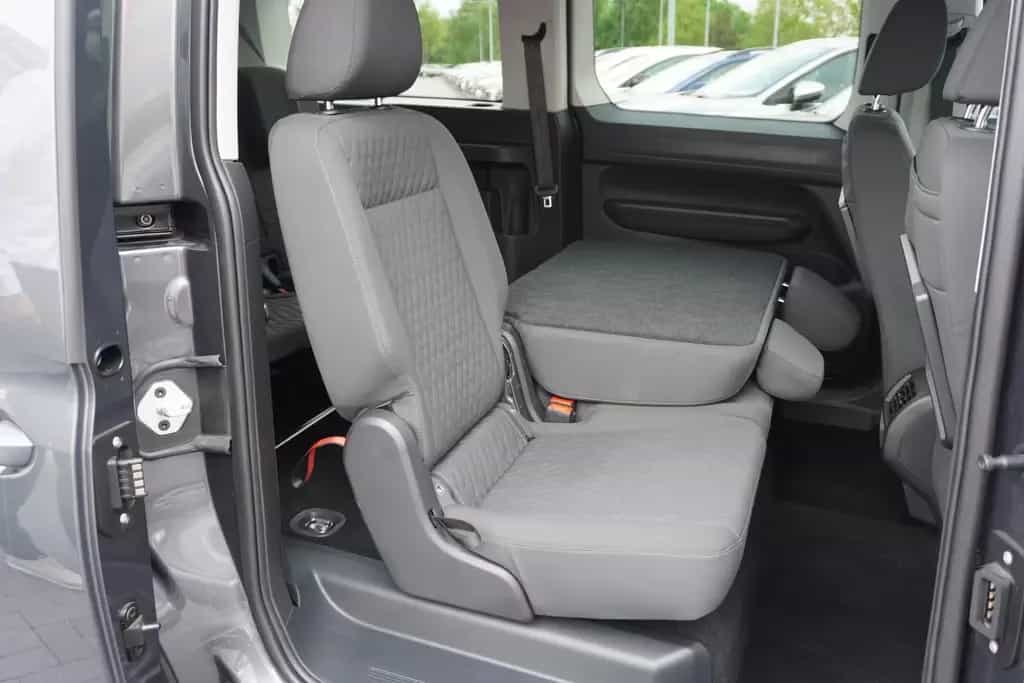 Volkswagen Caddy Maxi 1.5 TSI Life App-Connect 7-Sitzer PDC 03/2022-photo-11