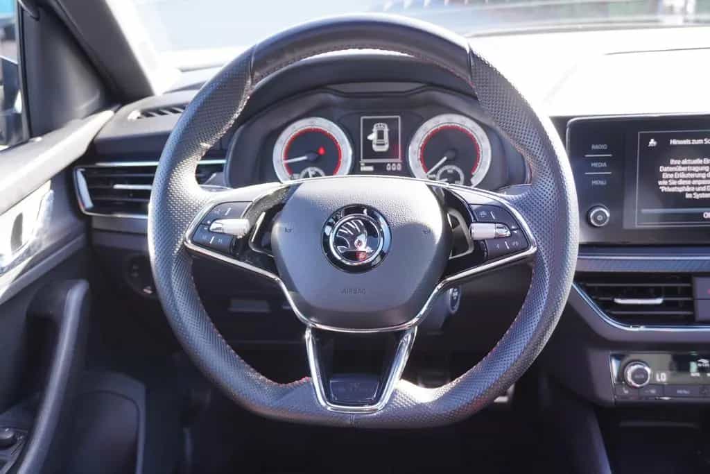 Skoda Kamiq 1.5 TSI Monte Carlo LED Tempomat Panorama 08/2021-photo-10
