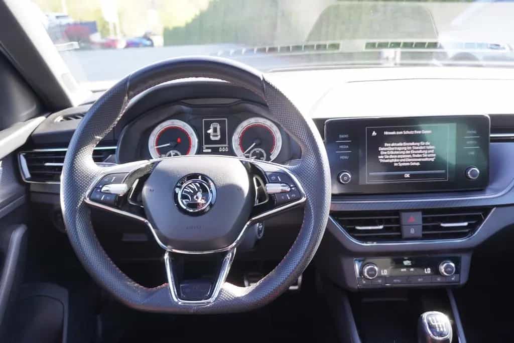 Skoda Kamiq 1.5 TSI Monte Carlo LED Tempomat Panorama 08/2021-photo-9