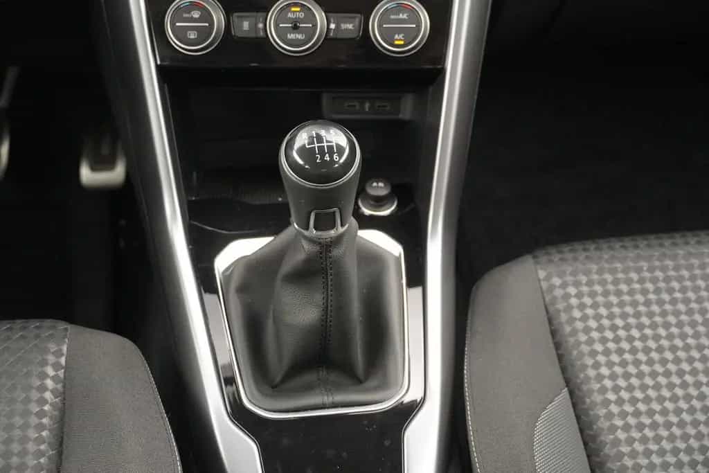 Volkswagen T-Roc 1.5 16V TSI Active Standhzg. ACC LED Navi 01/2022-photo-24
