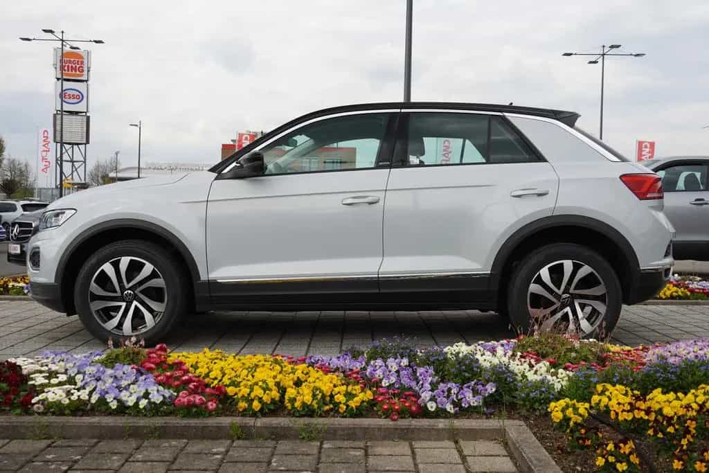 Volkswagen T-Roc 1.5 16V TSI Active Standhzg. ACC LED Navi 01/2022-photo-3
