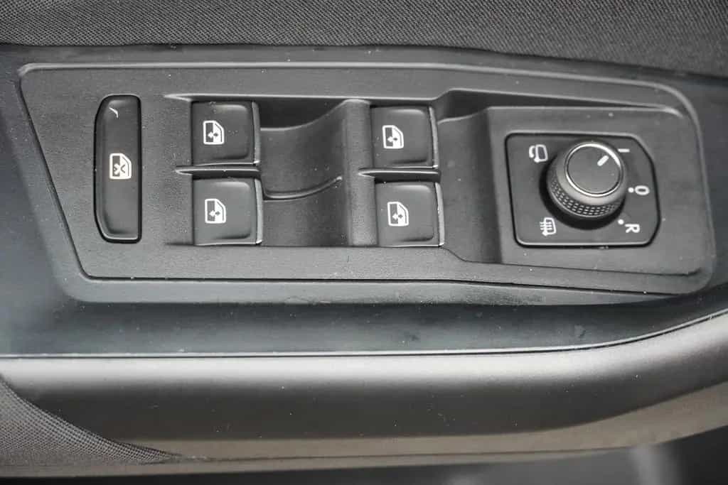 Volkswagen T-Roc 1.5 16V TSI Active Standhzg. ACC LED Navi 01/2022-photo-36
