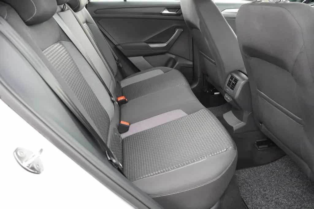 Volkswagen T-Roc 1.5 16V TSI Active Standhzg. ACC LED Navi 01/2022-photo-40