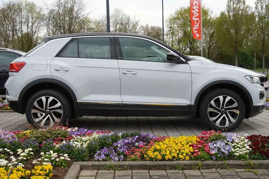 Volkswagen T-Roc 1.5 16V TSI Active Standhzg. ACC LED Navi 01/2022-photo-7