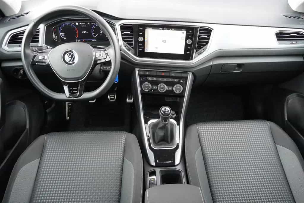Volkswagen T-Roc 1.5 16V TSI Active Standhzg. ACC LED Navi 01/2022-photo-9