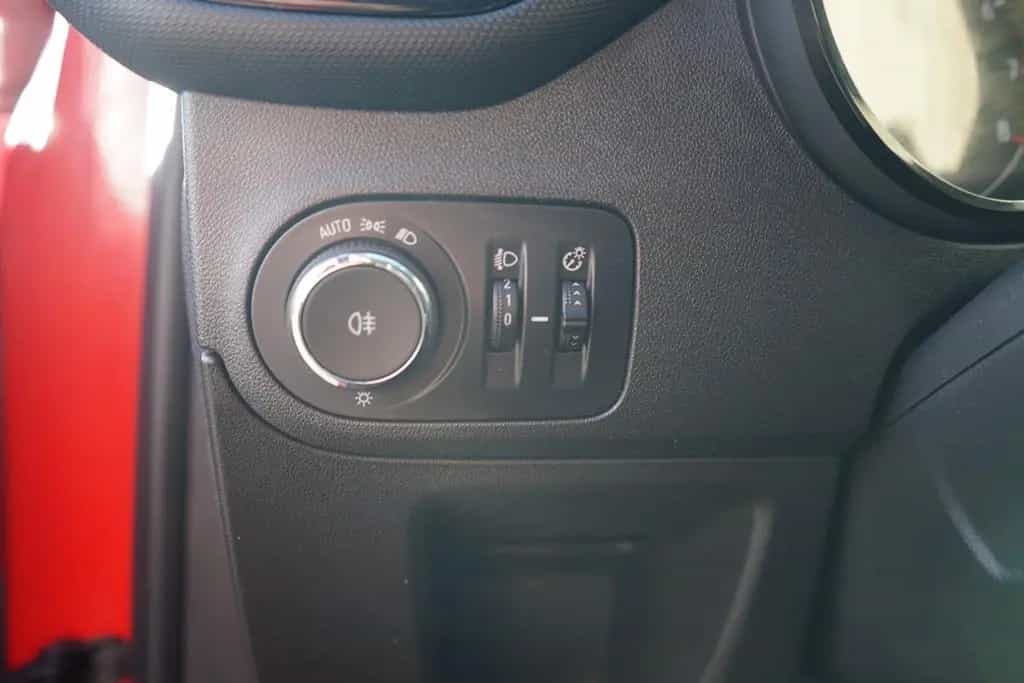 Opel Crossland (X) Crossland X 1.2 Sitzheizung Lenkradheizung PDC 09/2017-photo-24