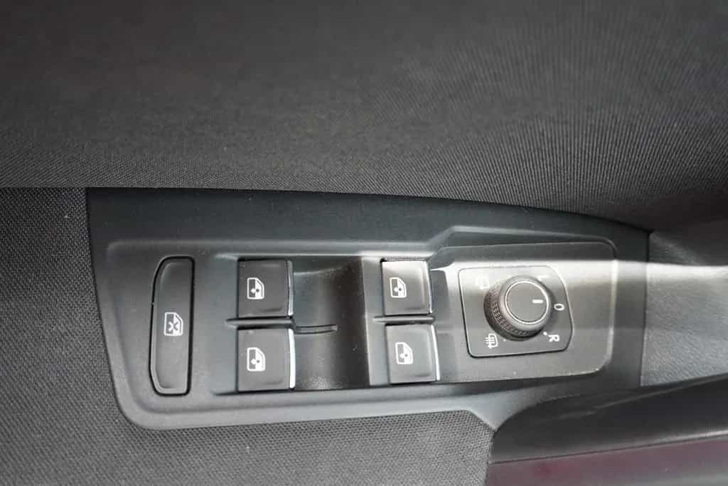 Volkswagen Tiguan 1.5 TSI IQ.DRIVE DSG Navi 360° LED AHK 06/2019-photo-21