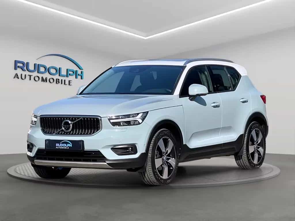 Volvo XC40 2,0 AUTOM. AWD 4x4 PANORAMA LEDER GARANTIE 01/2018-photo-0