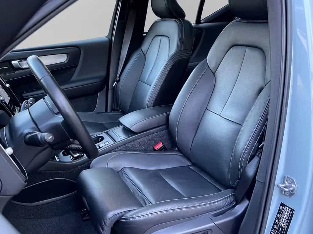 Volvo XC40 2,0 AUTOM. AWD 4x4 PANORAMA LEDER GARANTIE 01/2018-photo-10