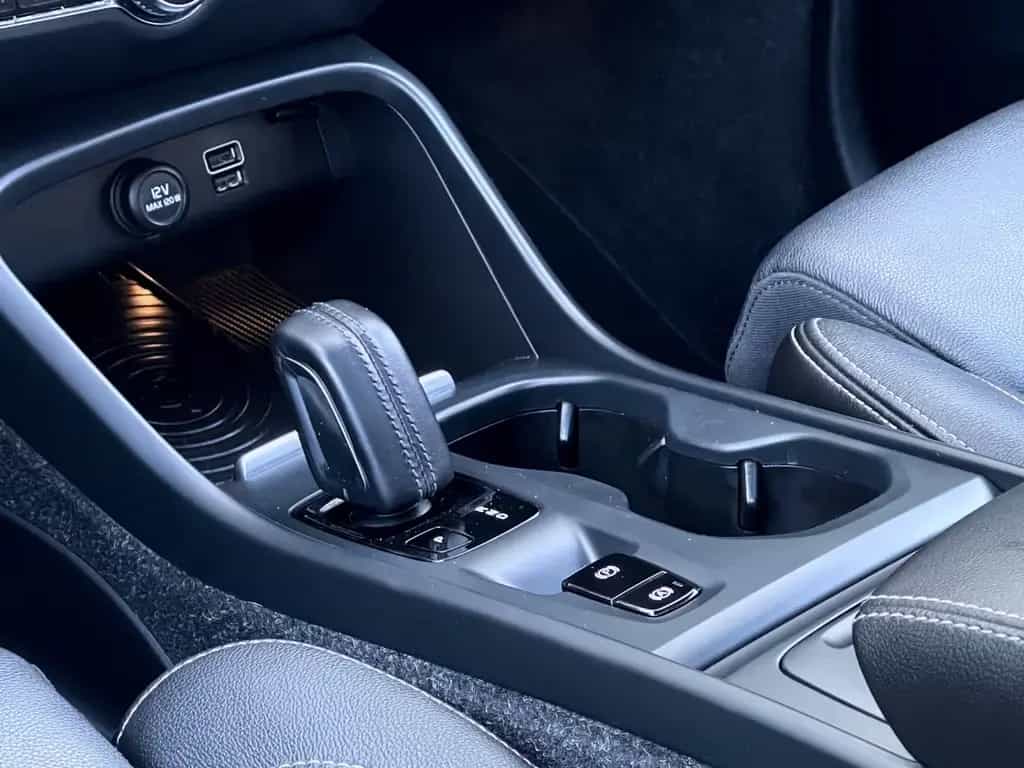Volvo XC40 2,0 AUTOM. AWD 4x4 PANORAMA LEDER GARANTIE 01/2018-photo-14