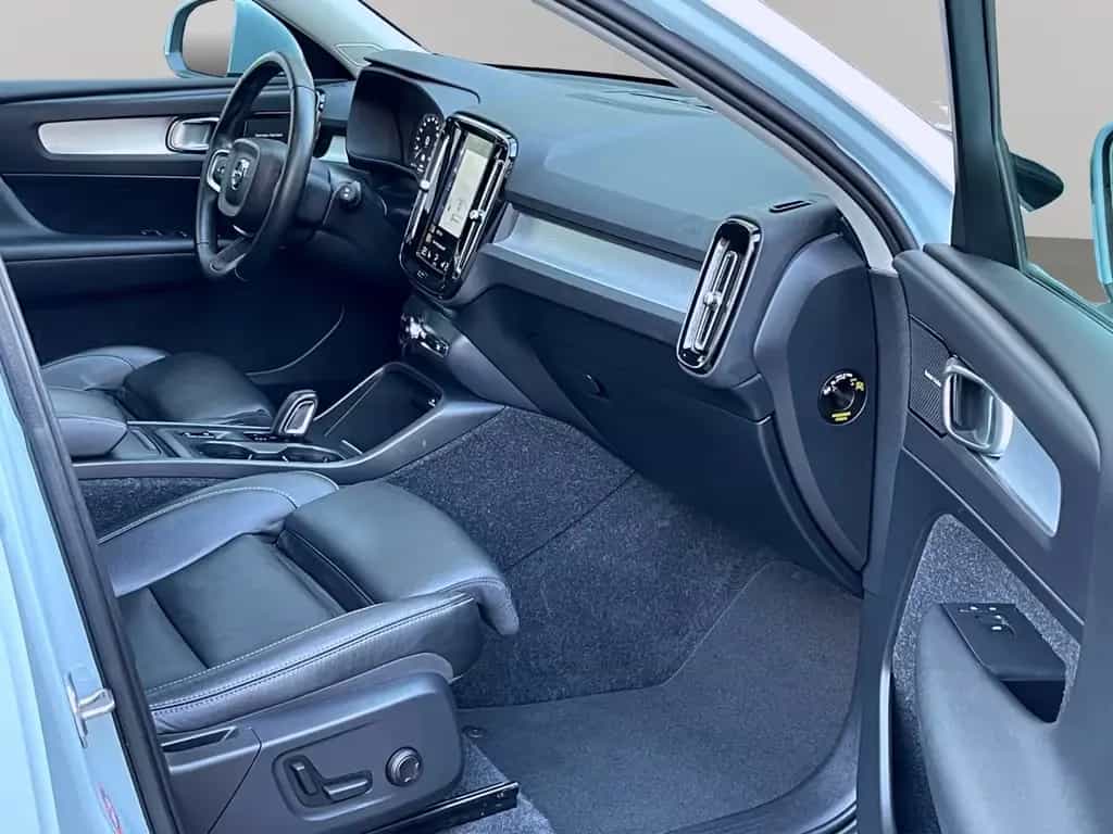 Volvo XC40 2,0 AUTOM. AWD 4x4 PANORAMA LEDER GARANTIE 01/2018-photo-18