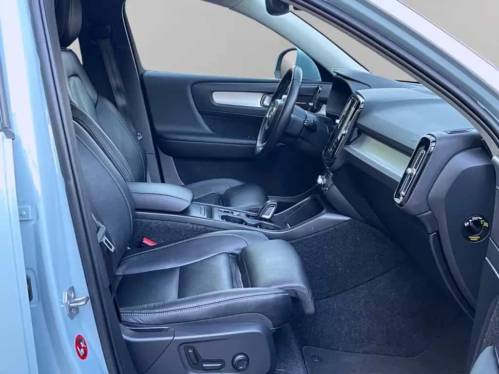 Volvo XC40 2,0 AUTOM. AWD 4x4 PANORAMA LEDER GARANTIE 01/2018-photo-20