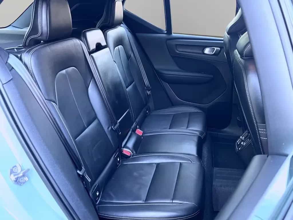 Volvo XC40 2,0 AUTOM. AWD 4x4 PANORAMA LEDER GARANTIE 01/2018-photo-22