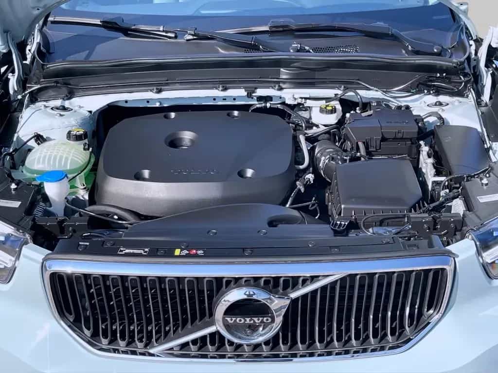 Volvo XC40 2,0 AUTOM. AWD 4x4 PANORAMA LEDER GARANTIE 01/2018-photo-26