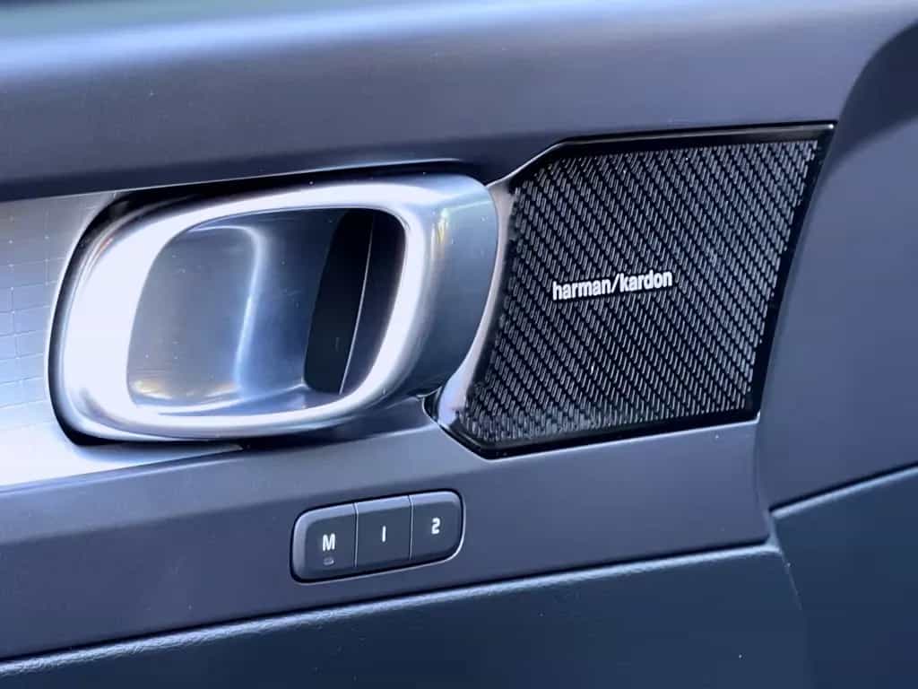 Volvo XC40 2,0 AUTOM. AWD 4x4 PANORAMA LEDER GARANTIE 01/2018-photo-35
