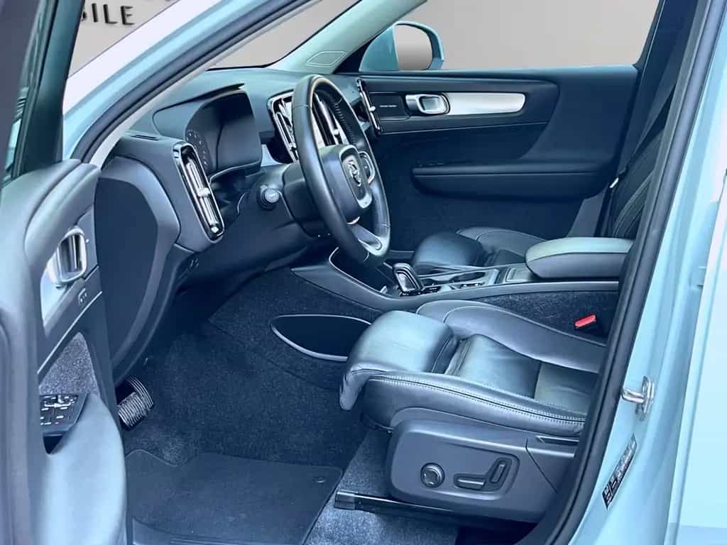 Volvo XC40 2,0 AUTOM. AWD 4x4 PANORAMA LEDER GARANTIE 01/2018-photo-9