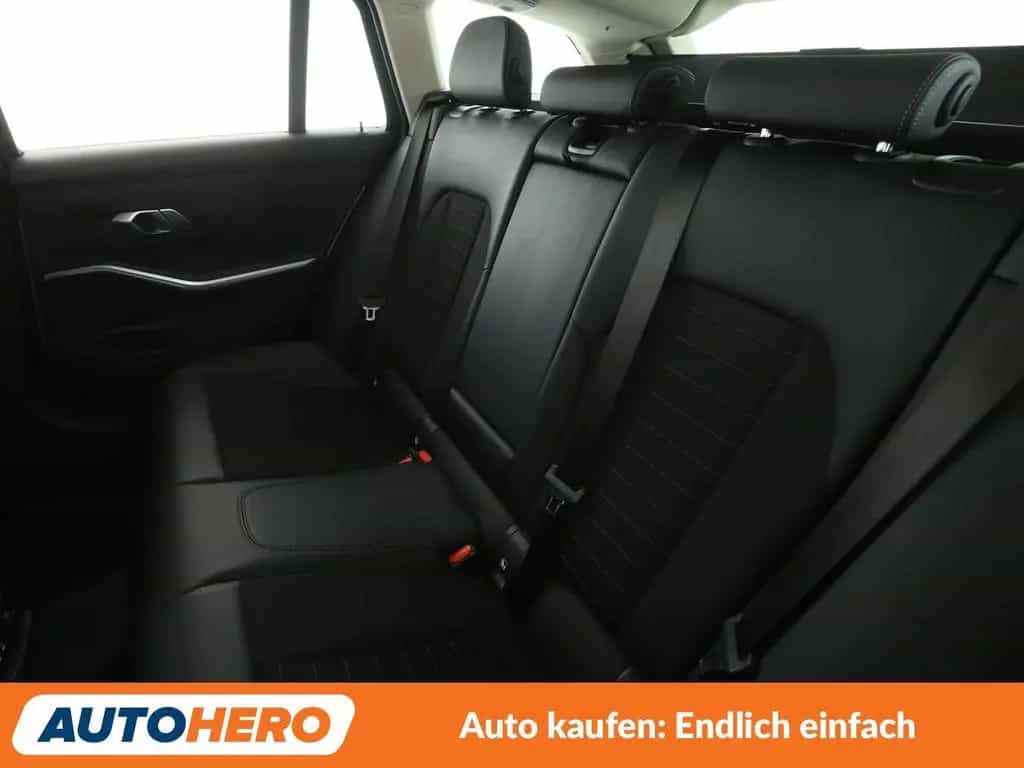 BMW 320 d Sport Line Aut.*NAVI*LED*PDC*ACC*SHZ*ALU* 08/2020-photo-13