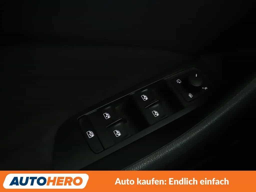 Skoda Scala 1.0 TSI Monte Carlo Aut*NAVI*LED*ACC*PDC* 01/2022-photo-29