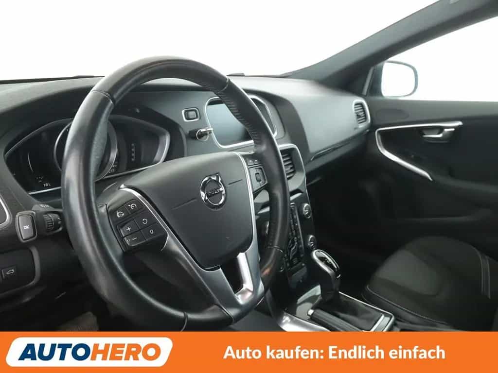 Volvo V40 1.5 Momentum Aut.*NAVI*LED*TEMPO*PDC*SHZ* 05/2018-photo-10
