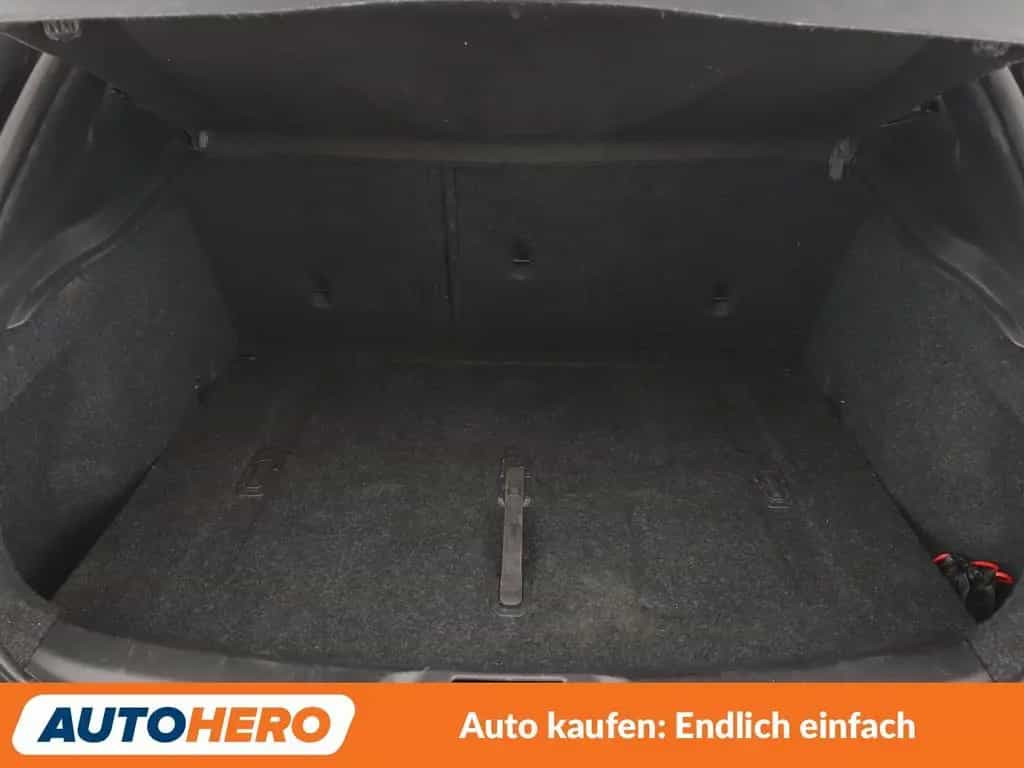 Volvo V40 1.5 Momentum Aut.*NAVI*LED*TEMPO*PDC*SHZ* 05/2018-photo-17