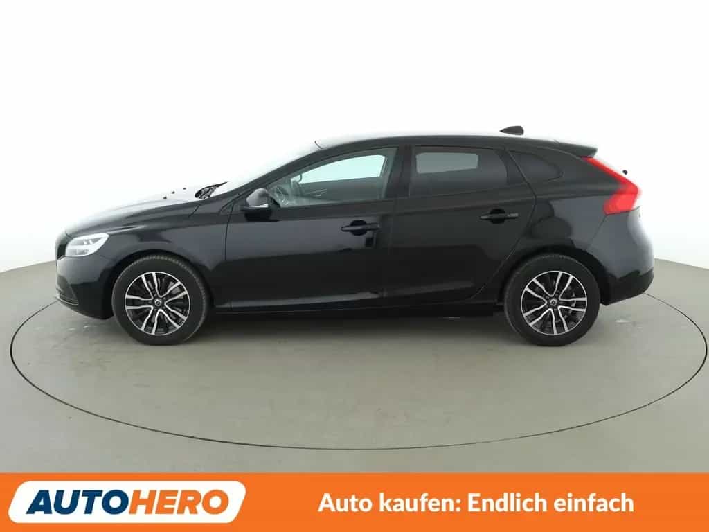 Volvo V40 1.5 Momentum Aut.*NAVI*LED*TEMPO*PDC*SHZ* 05/2018-photo-2