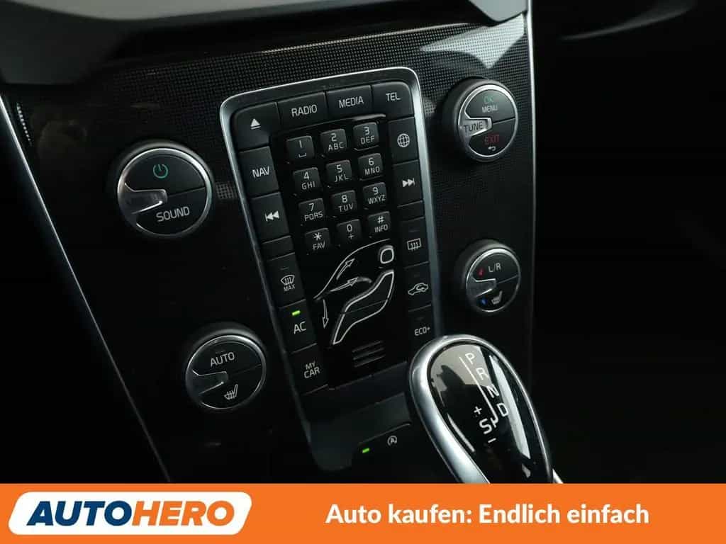 Volvo V40 1.5 Momentum Aut.*NAVI*LED*TEMPO*PDC*SHZ* 05/2018-photo-21