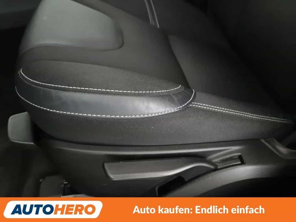 Volvo V40 1.5 Momentum Aut.*NAVI*LED*TEMPO*PDC*SHZ* 05/2018-photo-24