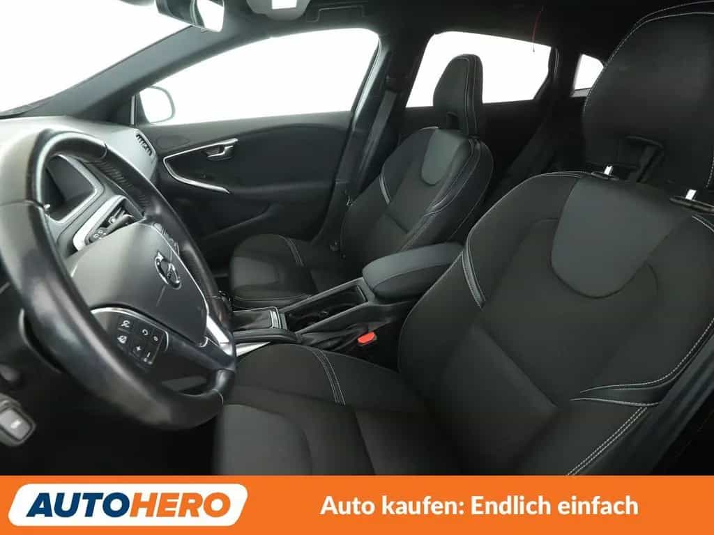 Volvo V40 1.5 Momentum Aut.*NAVI*LED*TEMPO*PDC*SHZ* 05/2018-photo-9